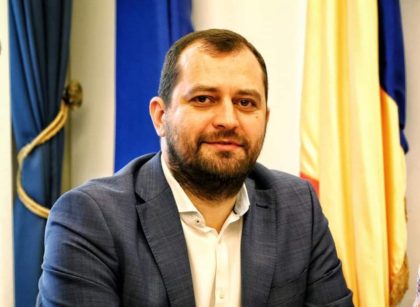 Răzvan Cadar îi atacă pe parlamentarii PSD şi pe prefect