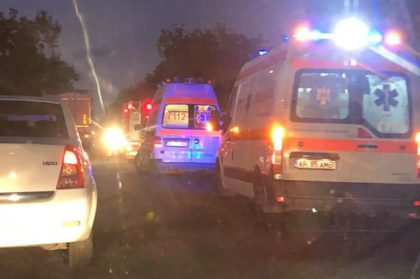 NEWS ALERT: Accident GRAV pe drumul Arad – Timișoara! Circulația, parțial BLOCATĂ. UPDATE: Un microbuz de la PITO Trans, implicat în accident (GALERIE FOTO)
