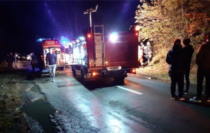 ACCIDENT cu DOUĂ MAŞINI şi mai multe VICTIME, pe drumul Arad – Şiria