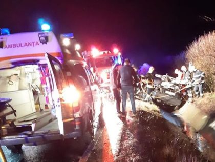 ACCIDENT pe drumul Arad – Oradea. Trei VICTIME, în urma unei coliziuni între un MICROBUS şi un alt autoturism (UPDATE)