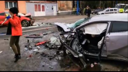 ACCIDENT TRAGIC! Un bărbat, MORT, o tânără, transportată de URGENȚĂ la SPITAL (VIDEO)