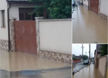 Primăria Lipova, arătată cu degetul după ce apa a inundat străzi și trotuare din oraș (FOTO + VIDEO)