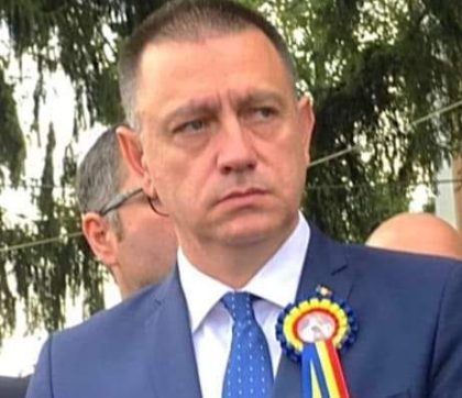 Mihai Fifor îi cere ministrului de Interne, Marcel Vela, o anchetă la Prefectura Arad