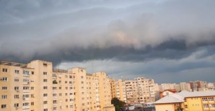 Atenționare meteorologică. Județul Arad, sub cod galben de ploi și vijelii