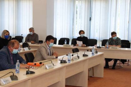 Au fost stabilite comisiile de specialitate din cadrul Consiliului Județean Arad