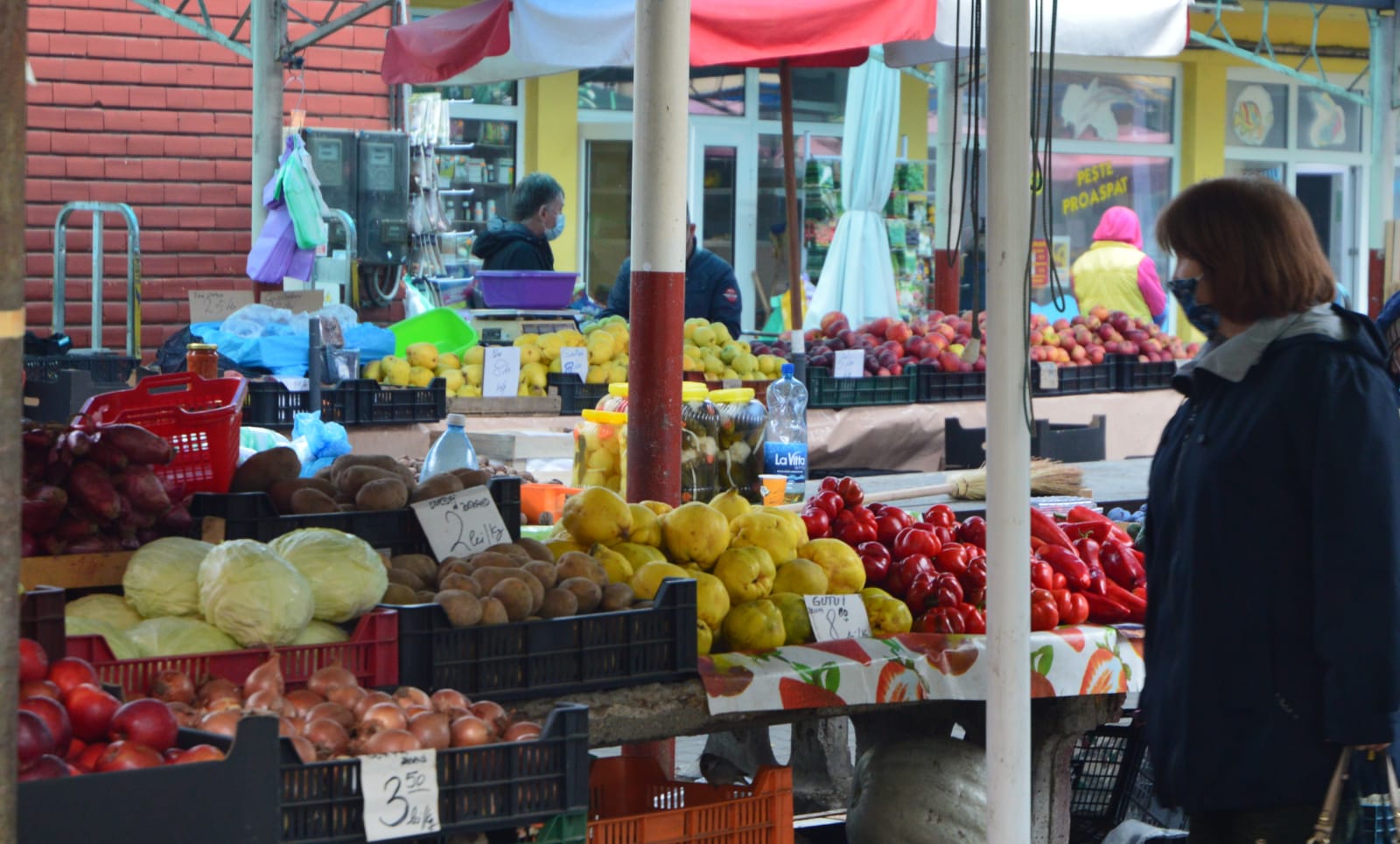 OTRAVA din piețe Pepenii și căpșunele sunt adevărate atentate la