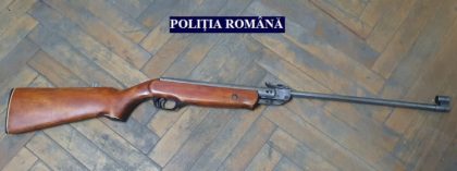 Bărbat din Ungaria, prins cu pușca înr-un cimitir din Chișineu-Criș