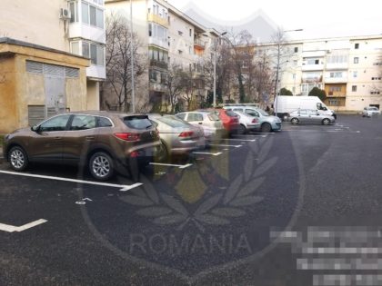 NU PARCAȚI autoturismele în zona parcărilor rezidențiale, FĂRĂ CONTRACT. Riscați AMENDĂ și mașina RIDICATĂ (FOTO)