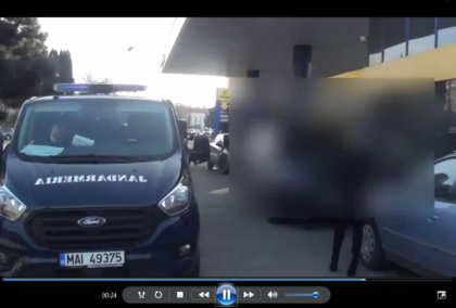 SCANDAL în apropierea unei benzinării din Arad (VIDEO)