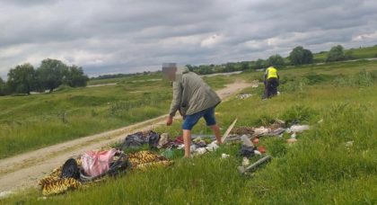 Aradul, sufocat de GUNOAIE. Peste 15 TONE de deșeuri au fost colectate manual în ultima lună