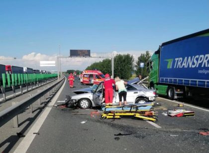 Grav accident pe Autostrada A1,  în zona localității Nădlac. O victimă a fost preluată cu elicopterul SMURD