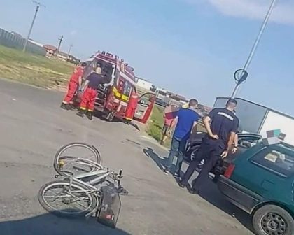 ACCIDENT GRAV în județ! Un biciclist a fost LOVIT de o mașină