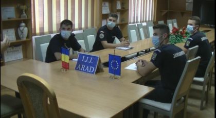 Patru elevi ai Școlilor Militare de Subofițeri, în practică la Jandarmeria Arad