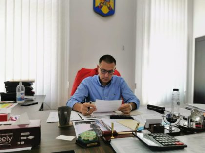 Mihai Fifor: „Abandonarea de către Guvern a testării periodice în școli este o decizie criminală pentru educația și sănătatea elevilor”