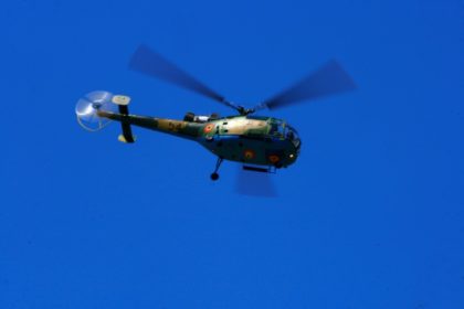 Aradul, survolat de un elicopter IAR-316