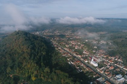 Aradul și Săvârșinul nominalizate în topul destinaţiilor turistice ale anului 2022 în România