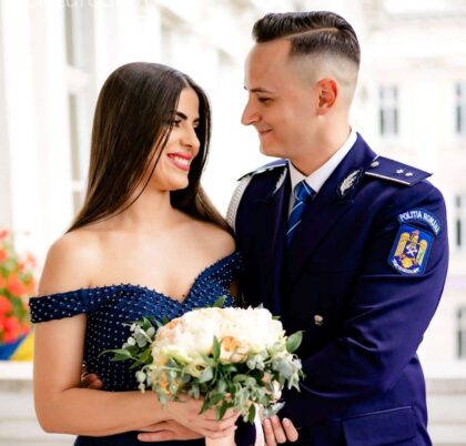 Povestea de dragoste a unui polițist din Arad. De la o tamponare, la ofițerul de stare civilă