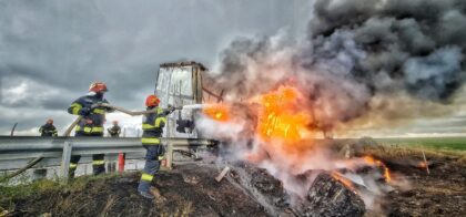 UPDATE/ Incendiu pe Autostrada Arad – Timișoara. Traficul a fost deviat