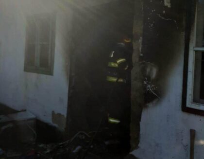 O femeie din județul Arad și-a pierdut viața într-un incendiu