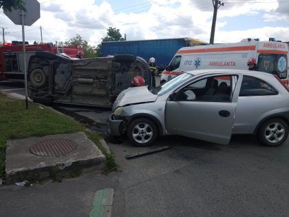 Accident rutier în Zona Industrială de Vest. Un autoturism s-a răsturnat (FOTO)