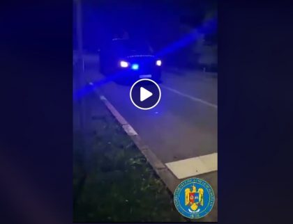 Scene de groază în Arad. Un bărbat și-a atacat iubita cu toporul (VIDEO)