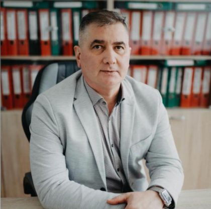 ALUMNI UVVG. Interviu cu Adrian Apătean, directorul Liceului Teoretic „Adam Müller Guttenbrunn” Arad