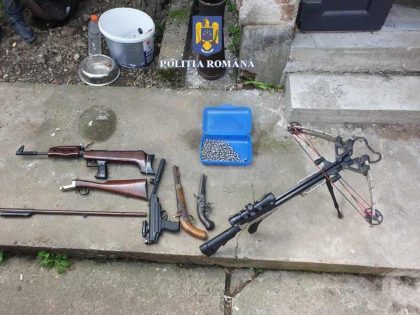 Olandez reținut de polițiștii arădeni pentru deținere ilegală de arme letale și amenințare