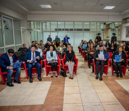 Studenții UAV au pus pe masa parlamentarilor arădeni un proiect de act normativ