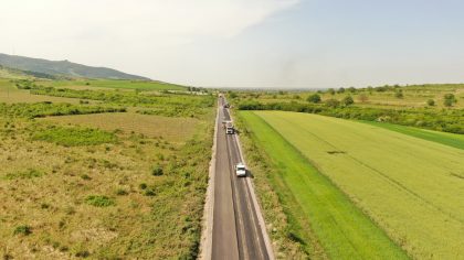 A început asfaltarea drumului Mâsca – Măderat – Arăneag