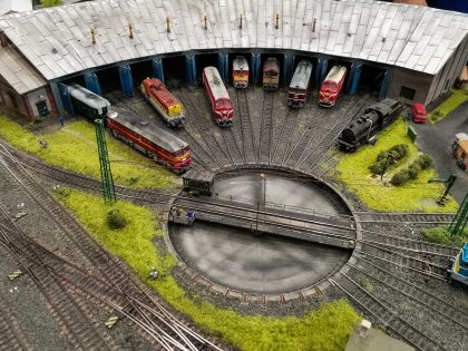 „Călătorie cu trenul la Arad”, expoziție de modelism și istorie feroviară