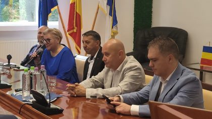 Universitatea „Babeș-Bolyai” și UVVG lansează programul de studii de licență „Informatică Economică” la Arad