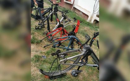 Biciclete furate, în valoare de mii de euro, descoperite de polițiștii de frontieră arădeni