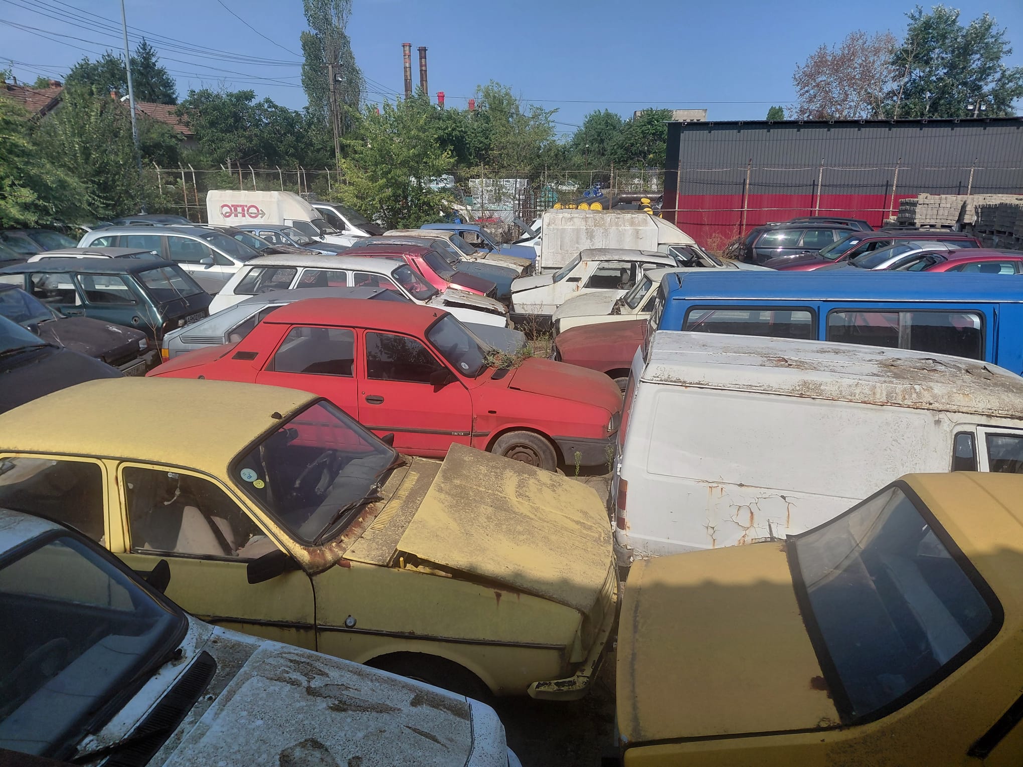 Primăria Arad vrea să recupereze vehiculele părăsite.