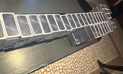 Telefoane mobile contrafăcute, în valoare de peste trei milioane de lei, descoperite de polițiștii de frontieră arădeni item-thumbnail