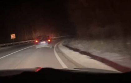 Minor de 12 ani prins la volanul unei mașini furate, după o urmărire ca-n filme prin două județe (VIDEO)