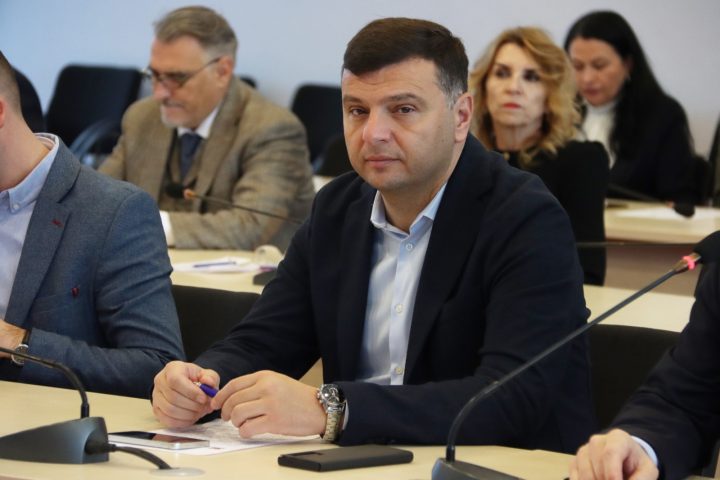 Exproprieri pentru modernizarea unui drum în județul Arad item-thumbnail