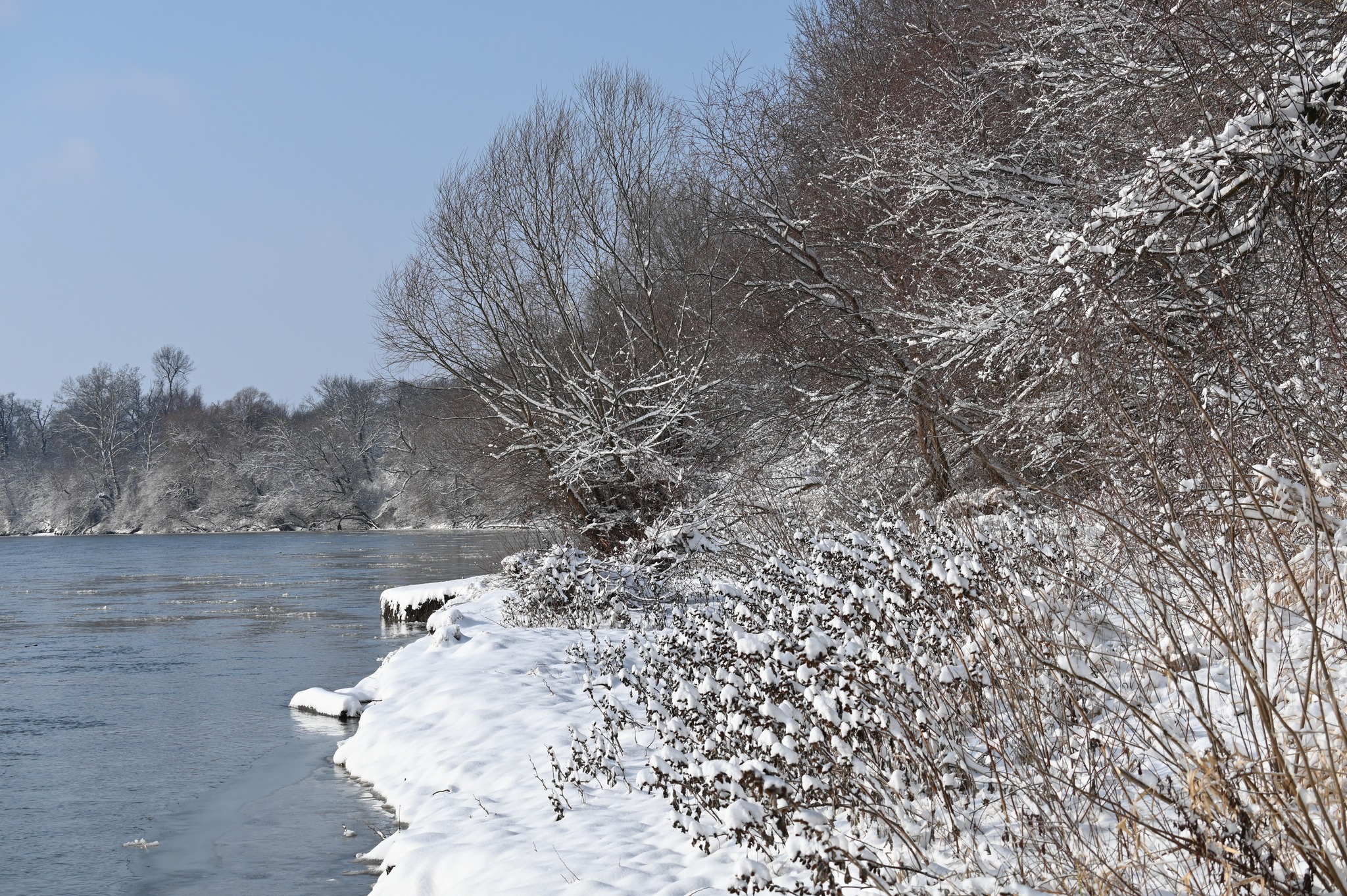 Meteorologi anunță ger și ninsori în următoarele patru săptămâni. Ce ne așteaptă?