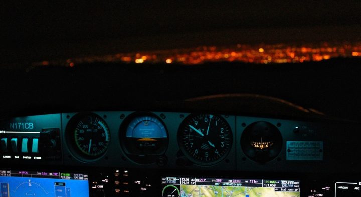 NEWS ALERT: Un avion plin cu turiști a solicitat reîntoarcerea de urgență pe Aeroportul Henri Coandă (UPDATE) item-thumbnail