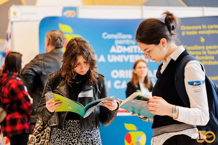 Generația care intră pe piața muncii în era AI: ce nu învață elevii la școală și ce ar trebui să știe despre viitorul carierelor item-thumbnail