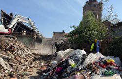 Primăria a băgat buldozerul în vecinătatea Parcului Reconcilierii (GALERIE FOTO) item-thumbnail