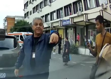 Agent de pază agresiv la Spitalul Județean Arad: A lovit un livrator de mâncare și s-a ales cu dosar penal. Ce spune Poliția item-thumbnail