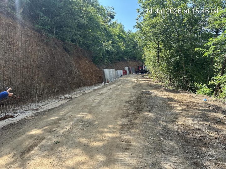 Imagini noi de pe unul dintre cele mai spectaculoase șantiere rutiere din județul Arad, Drumul Regelui (FOTO) item-thumbnail