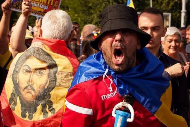 Când „moarte intelectualilor” s-a transformat în „Coporatiștilor! Sataniștilor!” item-thumbnail