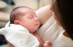 Vești încurajatoare. Alăptarea exclusivă la sân reduce riscul de depresie postpartum cu 53% item-thumbnail